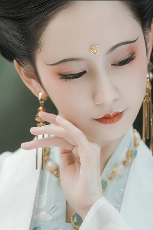 《少爷和女佣》免费观看全集