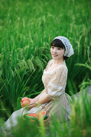 《女仆》