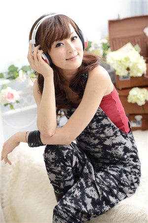 摸摸美女全身