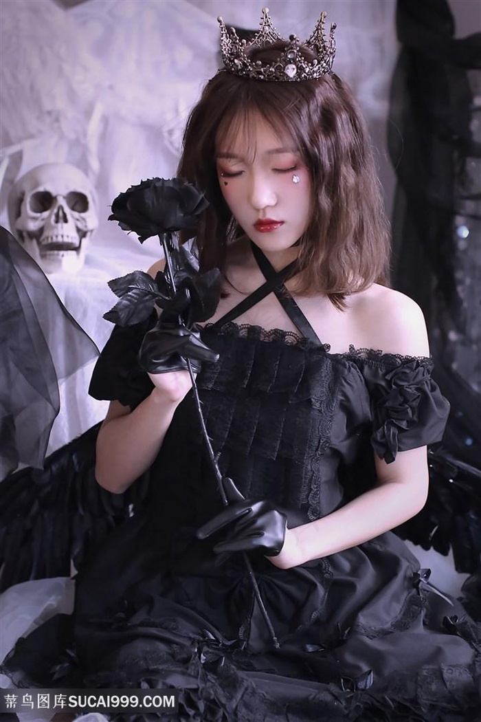 男生和女生在一起努力游戏