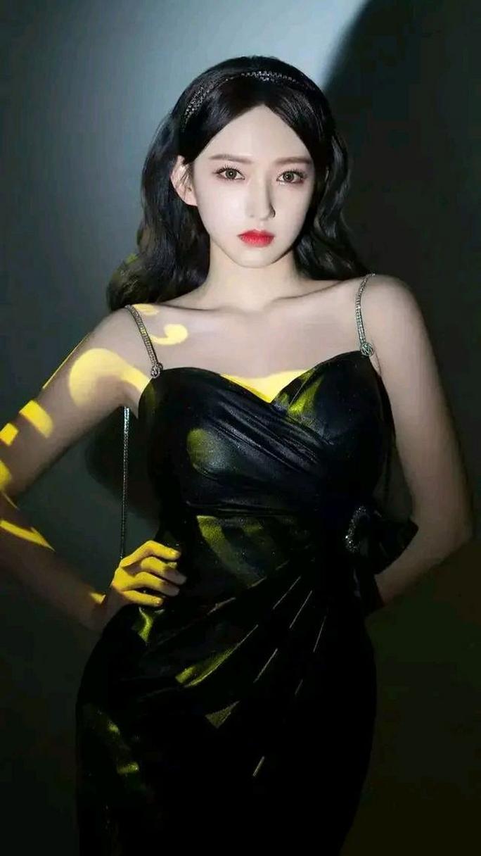 脱美女内衣视频网站