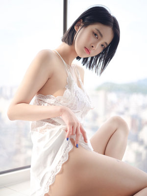 末班车后胶囊旅馆无光樱花